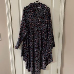 Hi-low long sleeve cheetah print top